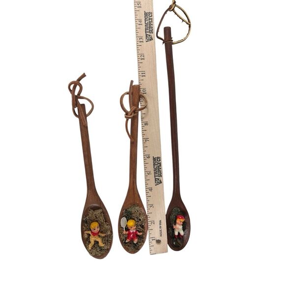 6 Vintage Wooden Decorative Spoons Kitschy Sports Children Hanging Unique - Picture 7 of 9